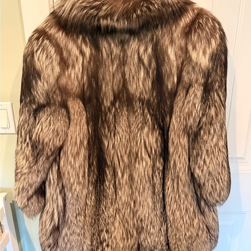 Pristine Custom Vintage Silver Fox Fur Coat - Picture 4 of 15